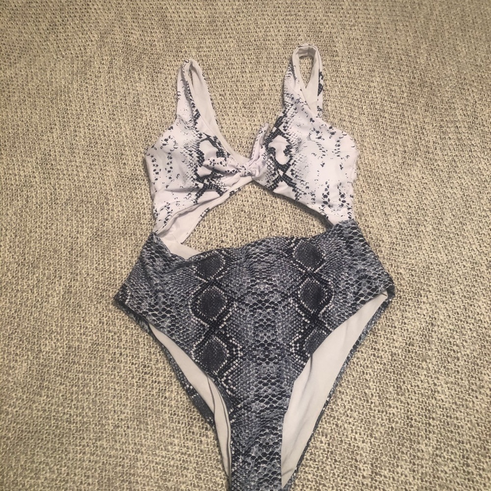 One piece bathing suit